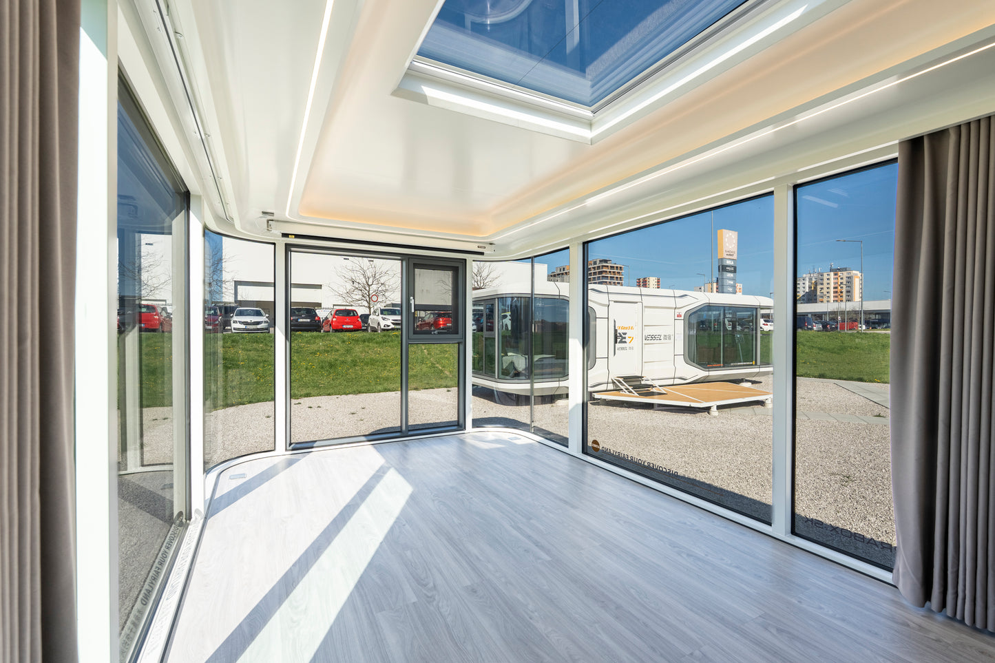 VESSEL E7 Luxury Capsule