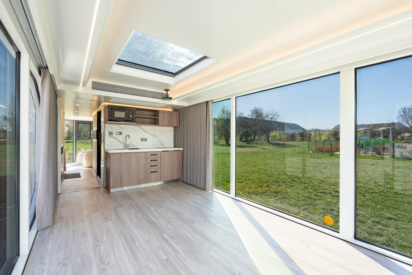 VESSEL E7 Luxury Capsule