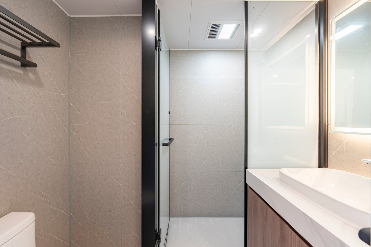 VESSEL E7 Luxury Capsule