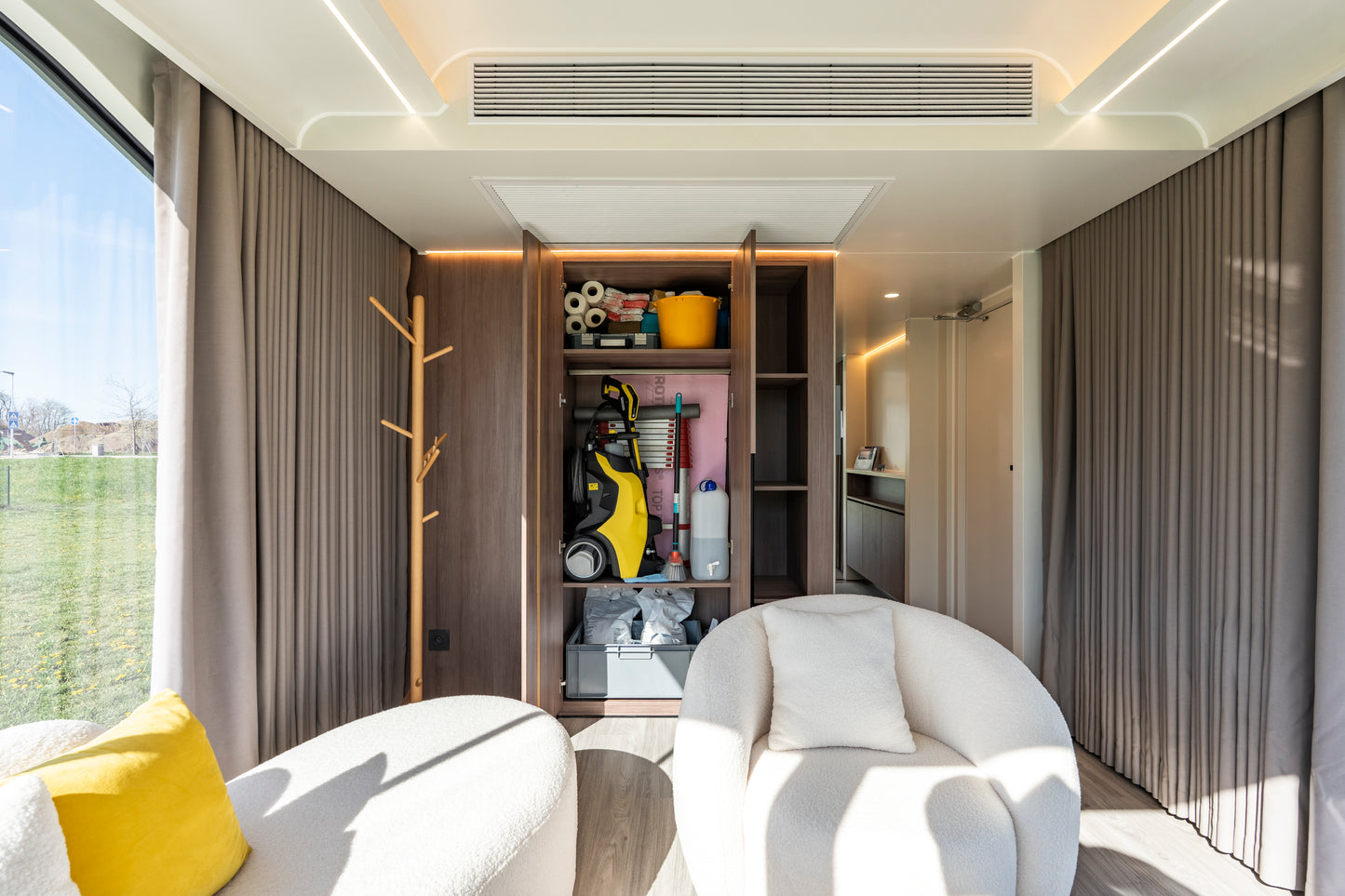 VESSEL E7 Luxury Capsule