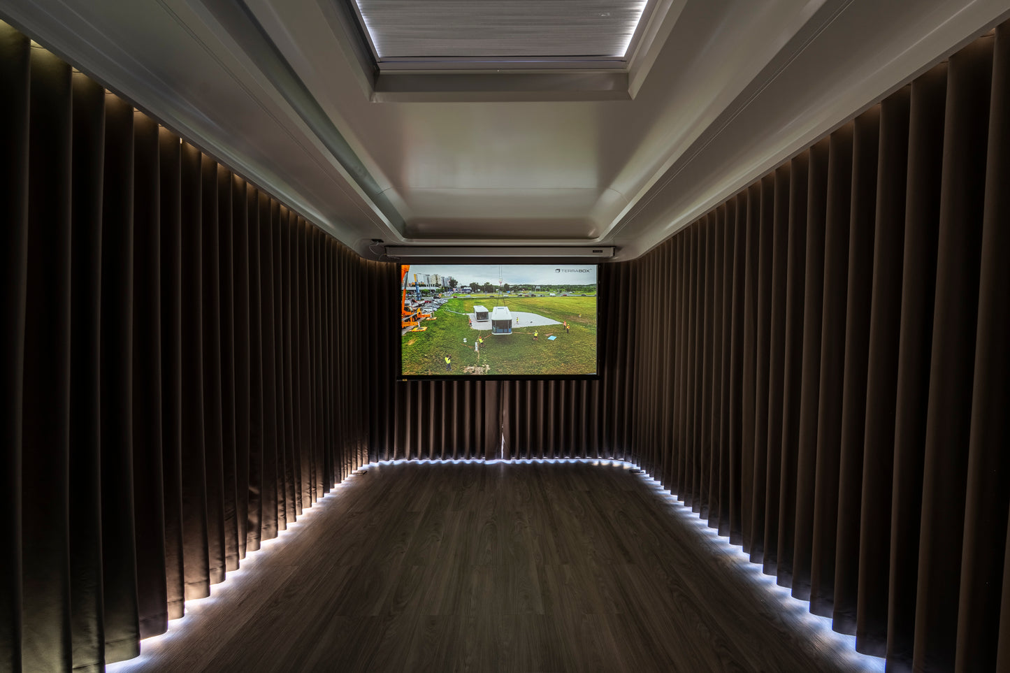 VESSEL E7 Luxury Capsule