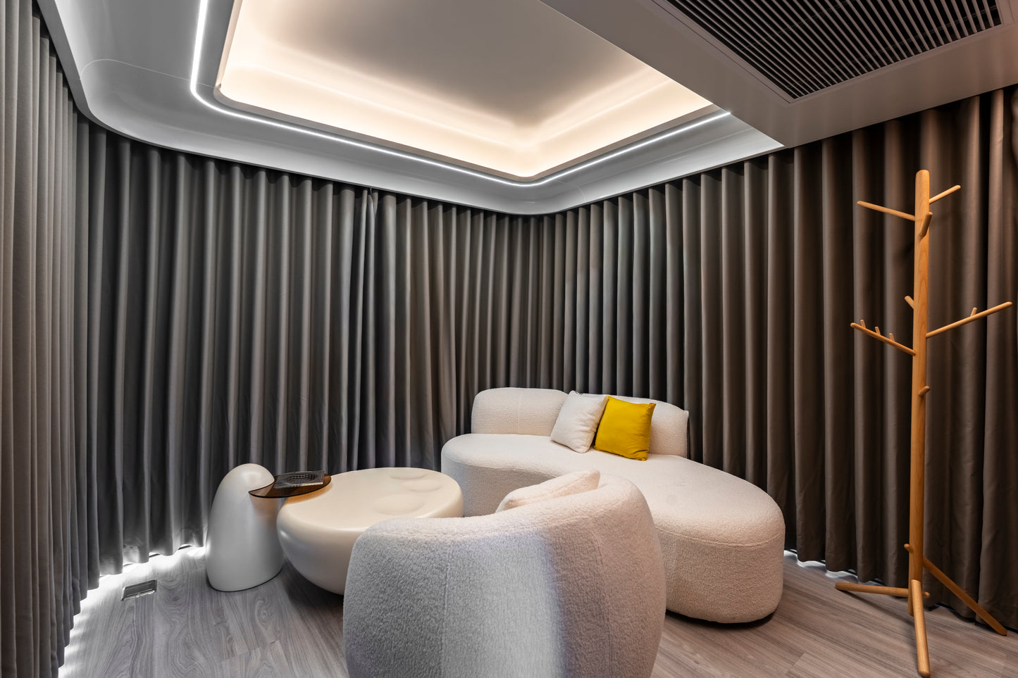 VESSEL E7 Luxury Capsule