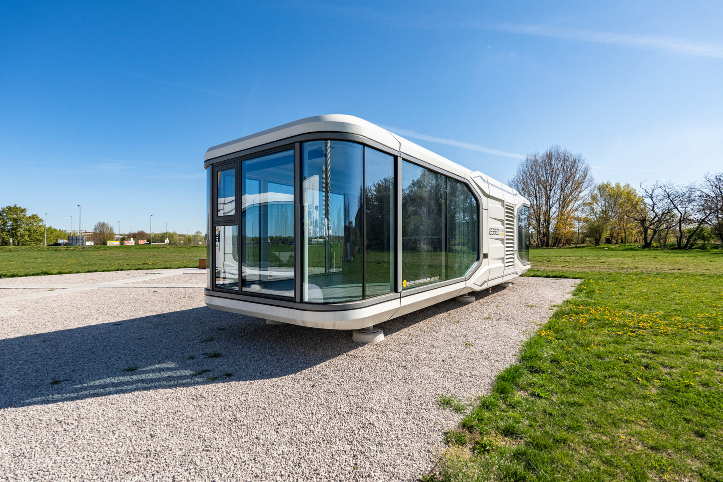 VESSEL E7 Luxury Capsule